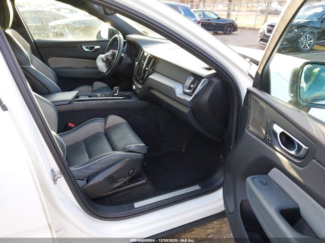 2022 VOLVO XC60 YV4062RM6N1905972 Photo 4