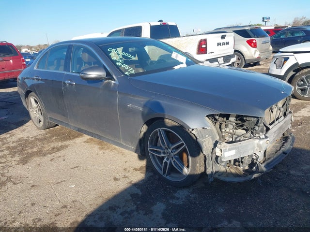 2018 MERCEDES-BENZ E 300 WDDZF4JB4JA320372