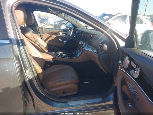 2018 MERCEDES-BENZ E 300 WDDZF4JB4JA320372 Photo 4