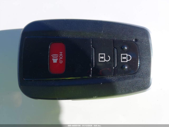 JTDL9MFU7M3029584 Toyota Prius Le Awd-e
