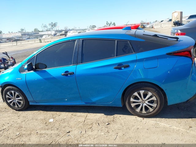 JTDL9MFU7M3029584 Toyota Prius Le Awd-e