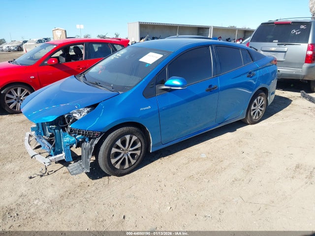 JTDL9MFU7M3029584 Toyota Prius Le Awd-e
