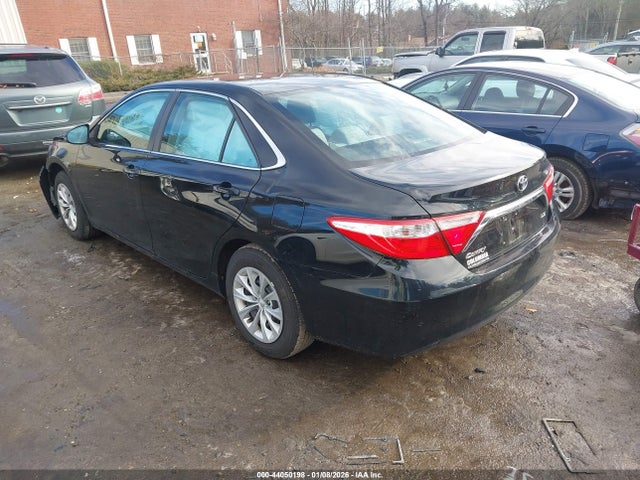 2015 TOYOTA CAMRY 4T4BF1FK5FR513172 Photo 2