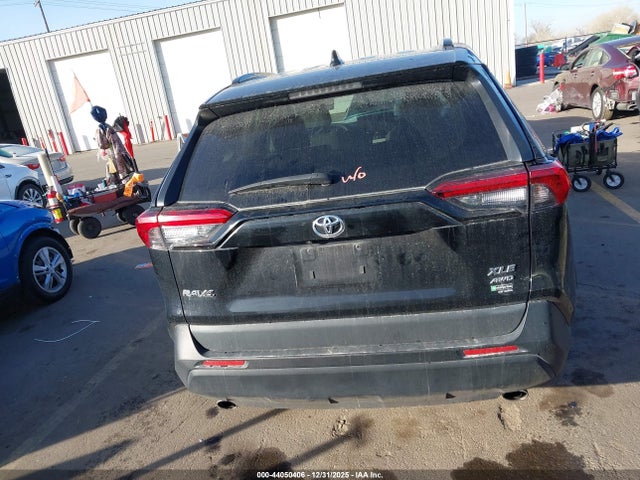 2T3A1RFV7RW409940 Toyota Rav4 Xle Premium