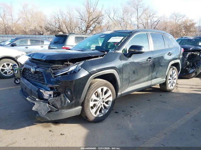 2T3A1RFV7RW409940 Toyota Rav4 Xle Premium