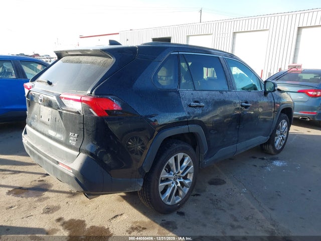 2T3A1RFV7RW409940 Toyota Rav4 Xle Premium