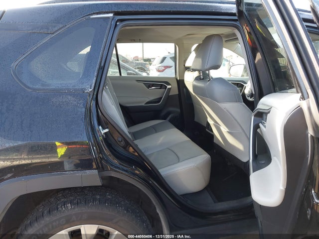 2T3A1RFV7RW409940 Toyota Rav4 Xle Premium