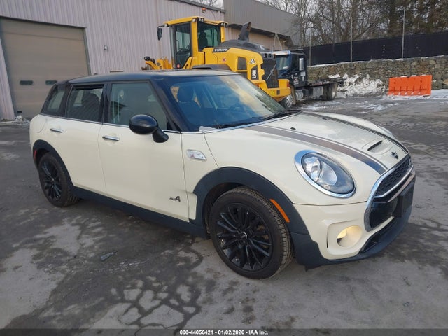 2019 MINI CLUBMAN WMWLU5C58K2G05252 Photo 0
