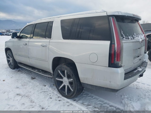 2017 CADILLAC ESCALADE ESV 1GYS4HKJ6HR175520 Photo 2