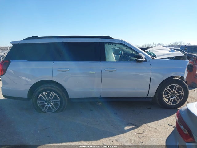 1FMJU1H82SEA12175 Ford Expedition Active