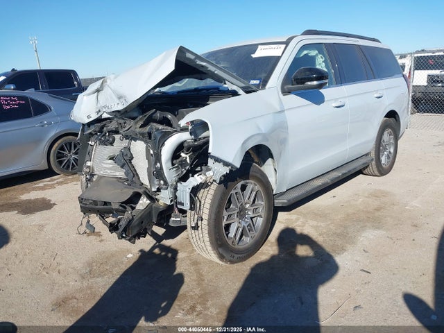 1FMJU1H82SEA12175 Ford Expedition Active