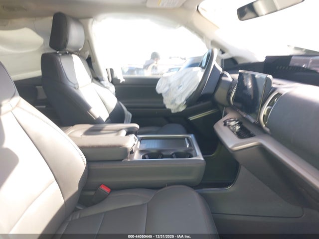1FMJU1H82SEA12175 Ford Expedition Active