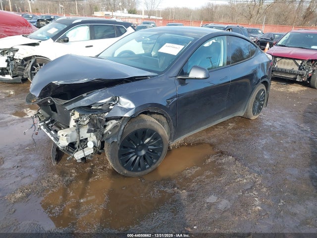 2024 TESLA MODEL Y 7SAYGAEE0RF186505 Photo 1