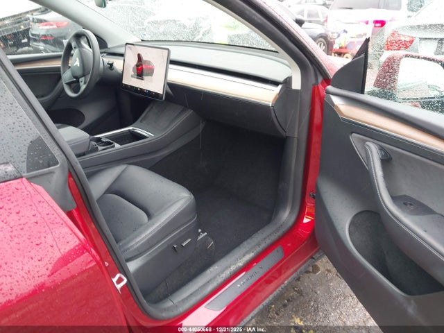 2024 TESLA MODEL Y 7SAYGDEE1RF070778 Photo 4