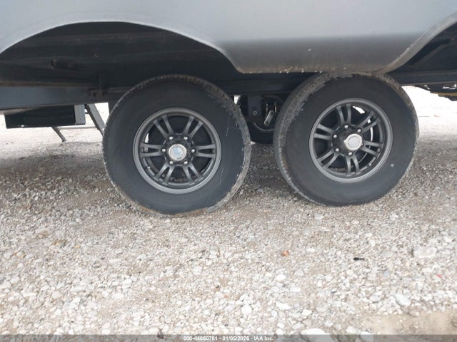 4X4TCKC27HX125278 Forrest River
