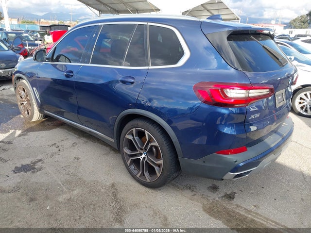 2022 BMW X5 5UXCR4C04N9J24182 Photo 2