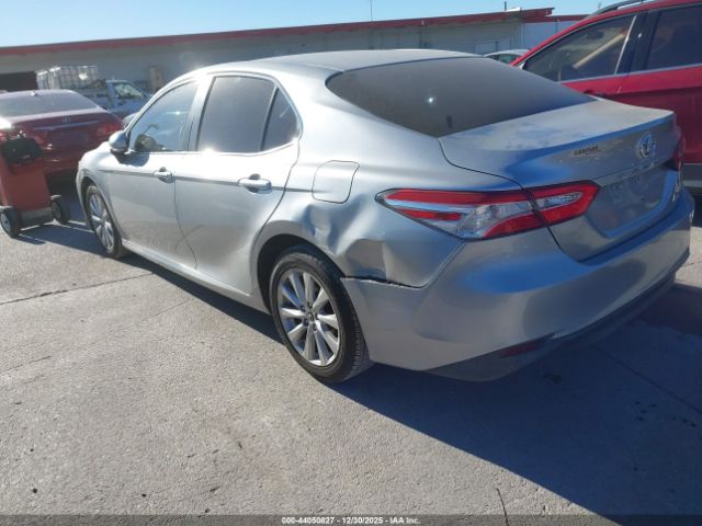 2018 TOYOTA CAMRY 4T1B11HK3JU041360 Photo 2