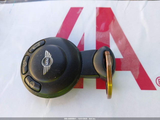 2009 MINI COOPER WMWMF33519TW71033 Photo 10