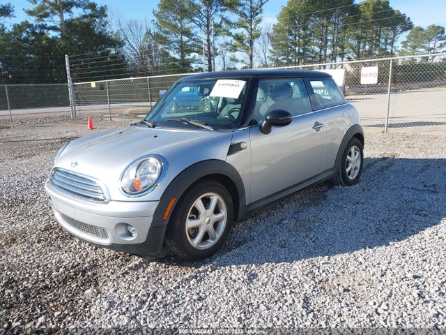2009 MINI COOPER WMWMF33519TW71033 Photo 1