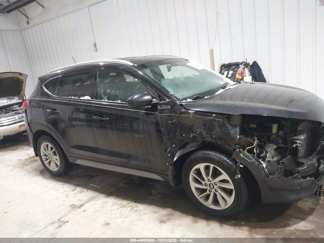 KM8J33A46HU582779 Hyundai TUCSON SE