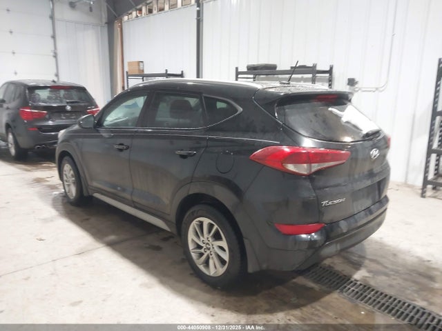 KM8J33A46HU582779 Hyundai TUCSON SE