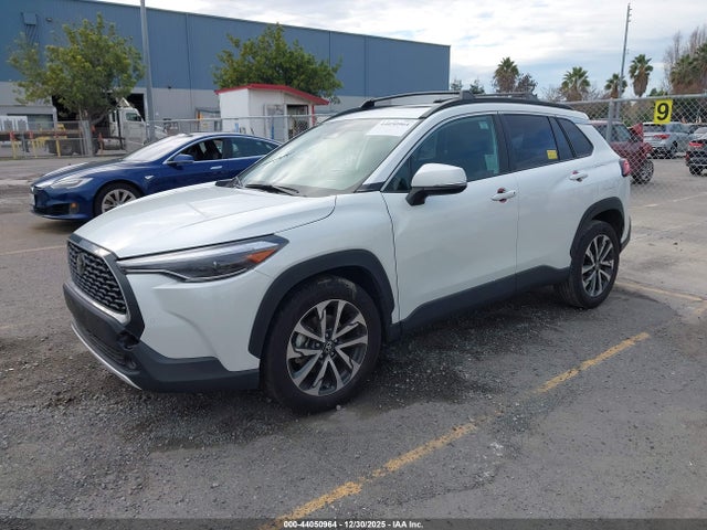 Toyota Corolla Cross Xle 2023 7MUDAAAG1PV068465 Image 2