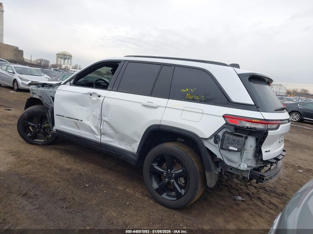 2022 JEEP GRAND CHEROKEE 1C4RJHAG4N8606781 Photo 2