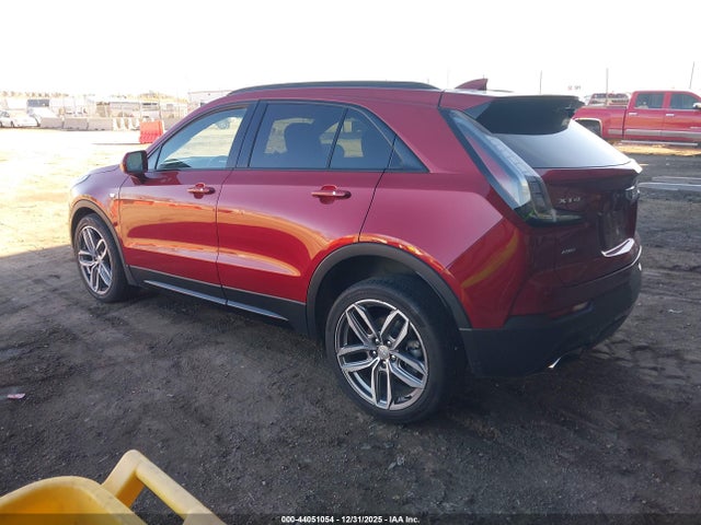 2020 CADILLAC XT4 1GYFZFR4XLF020468 Photo 2