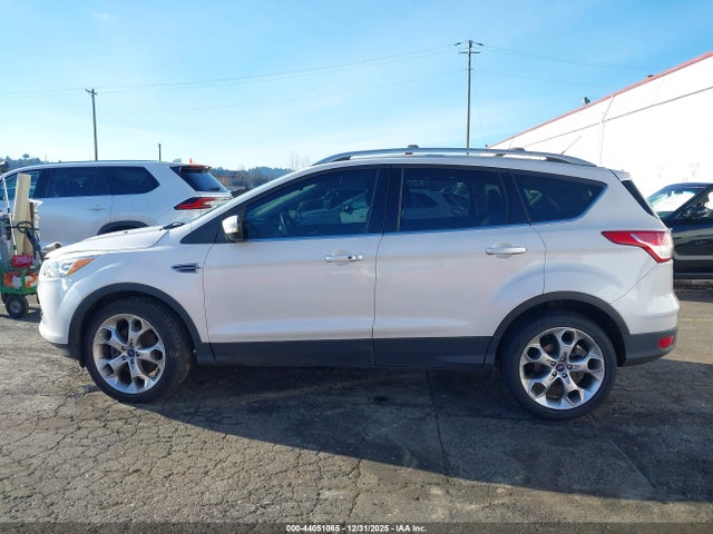 1FMCU9J96EUB32453 Ford Escape Titanium
