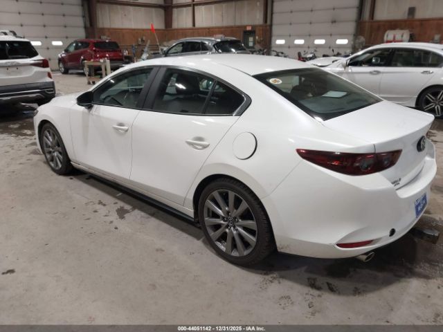 2021 MAZDA MAZDA3 3MZBPBCL2MM251169 Photo 2
