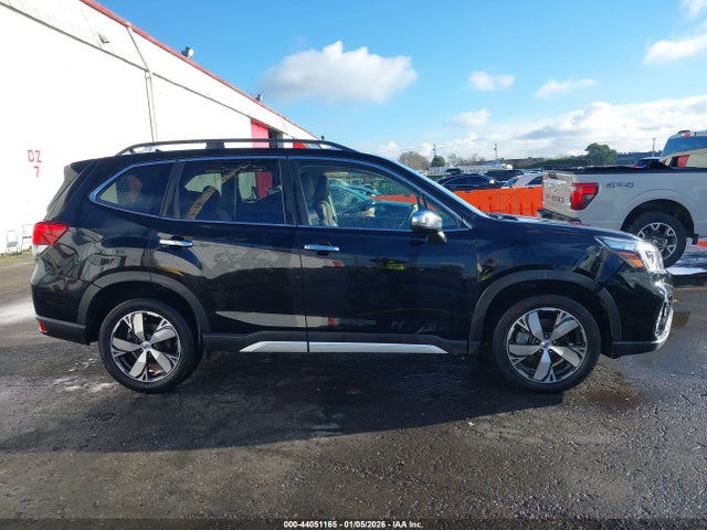 Subaru Forester Touring 2019 JF2SKAWC1KH565972 Image 13