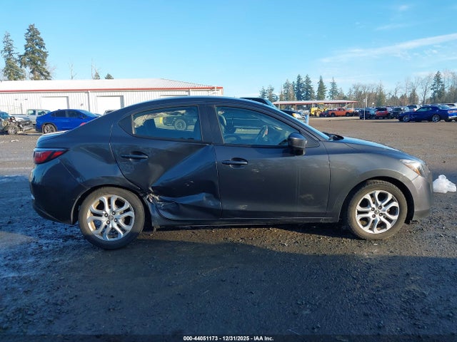3MYDLBYV8HY163423 Toyota YARIS IA