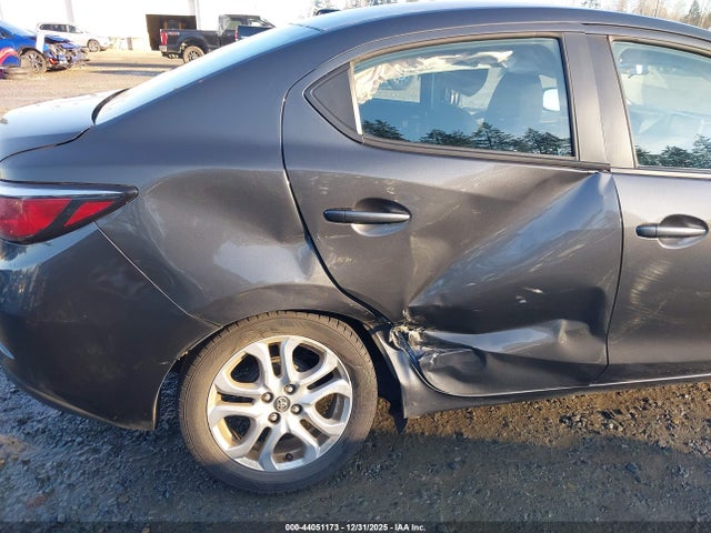 3MYDLBYV8HY163423 Toyota YARIS IA
