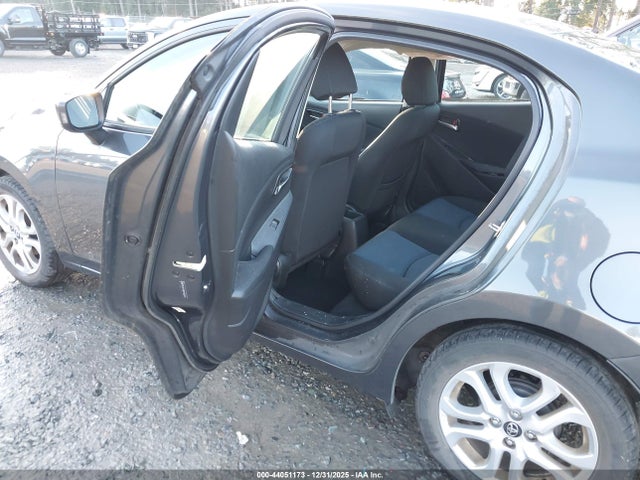 3MYDLBYV8HY163423 Toyota YARIS IA