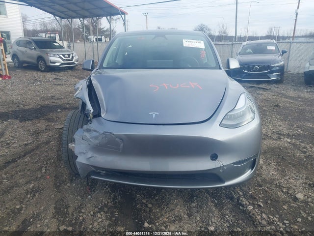 Продажа на аукционе авто 2024 Tesla Model Y Long Range Dual Motor All-wheel Drive, vin: 7SAYGDEEXRA320841, номер лота: 44051218