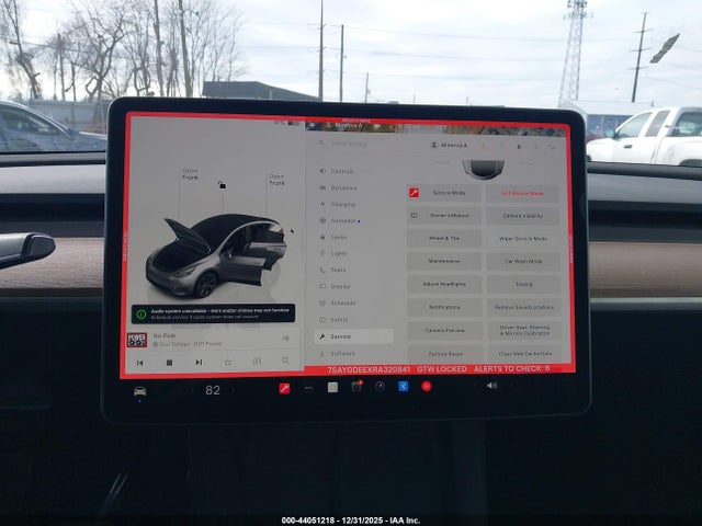 Продажа на аукционе авто 2024 Tesla Model Y Long Range Dual Motor All-wheel Drive, vin: 7SAYGDEEXRA320841, номер лота: 44051218