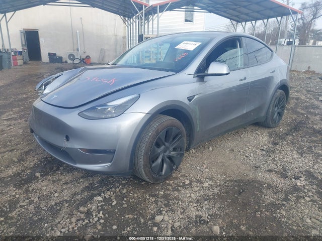 Продажа на аукционе авто 2024 Tesla Model Y Long Range Dual Motor All-wheel Drive, vin: 7SAYGDEEXRA320841, номер лота: 44051218