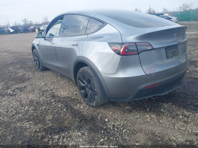 Продажа на аукционе авто 2024 Tesla Model Y Long Range Dual Motor All-wheel Drive, vin: 7SAYGDEEXRA320841, номер лота: 44051218