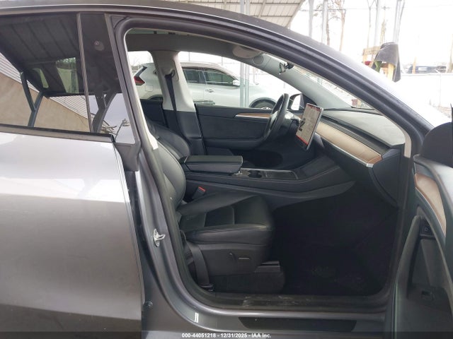 Продажа на аукционе авто 2024 Tesla Model Y Long Range Dual Motor All-wheel Drive, vin: 7SAYGDEEXRA320841, номер лота: 44051218