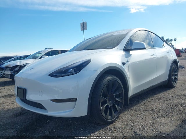 2023 TESLA MODEL Y 7SAYGAEE9PF887623 Photo 1