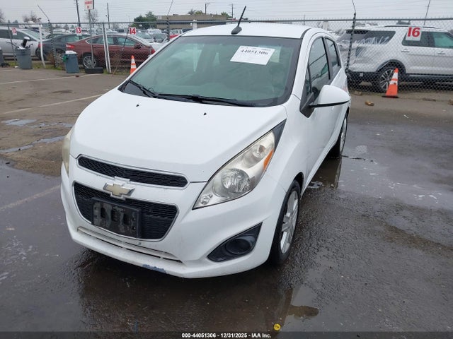 Chevrolet Spark 1lt Auto 2014 KL8CD6S93EC549982 Image 2