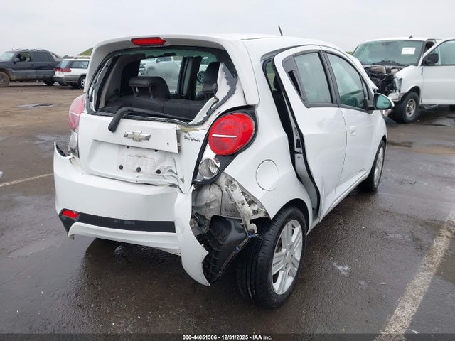 Chevrolet Spark 1lt Auto 2014 KL8CD6S93EC549982 Image 4