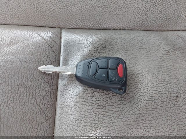 2005 CHRYSLER TOWN & COUNTRY 2C8GP64LX5R417428 Photo 10