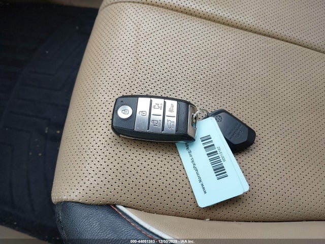 44051383 :رقم المزاد ، KNDMB5C12M6671539 vin ، 2021 Kia Sedona Ex مزاد بيع