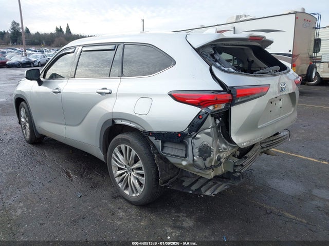 Toyota Highlander Hybrid Platinum 2023 5TDEBRCH7PS128443 Image 3