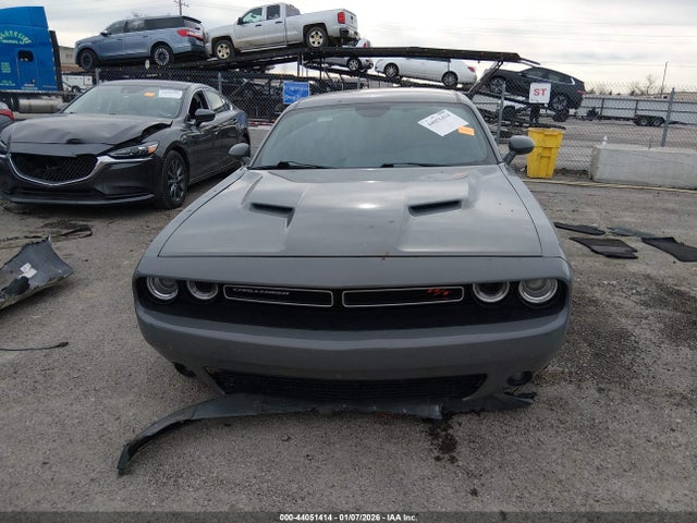 44051414 :رقم المزاد ، 2C3CDZBTXHH637874 vin ، 2017 Dodge Challenger R/t مزاد بيع