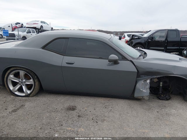 44051414 :رقم المزاد ، 2C3CDZBTXHH637874 vin ، 2017 Dodge Challenger R/t مزاد بيع