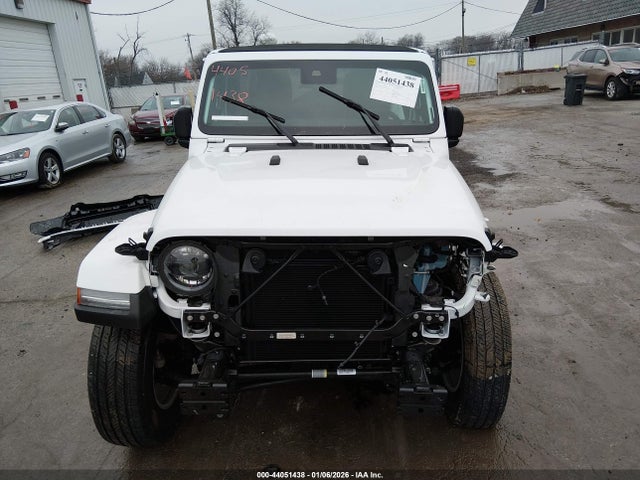 1C4PJXEN1SW524377 Jeep Wrangler 4-door Sahara 4x4