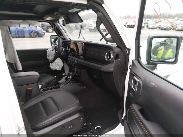 1C4PJXEN1SW524377 Jeep Wrangler 4-door Sahara 4x4
