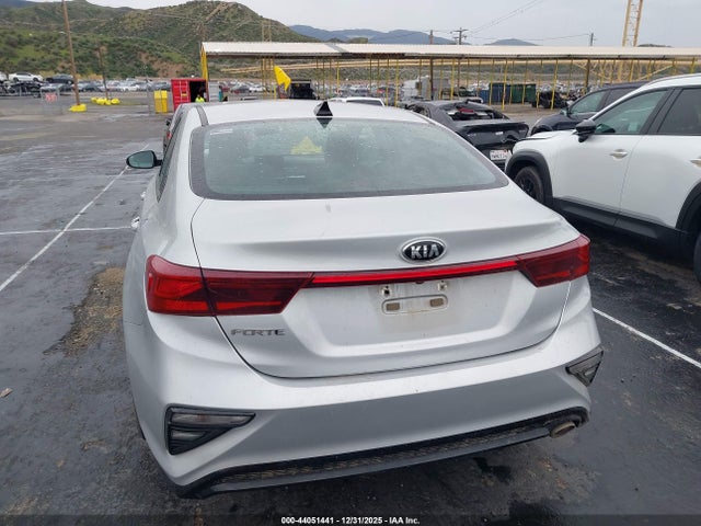 3KPF24AD6ME350825 KIA Forte Lxs
